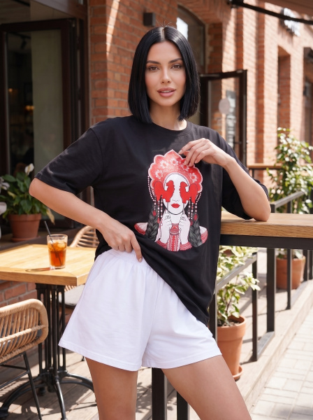 Girl_in_t-shirt_shorts_cafe_202607030954